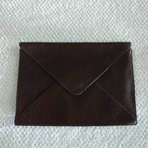 WOMEN'S BROWN LEATHER ENVELOPE CLUTCH